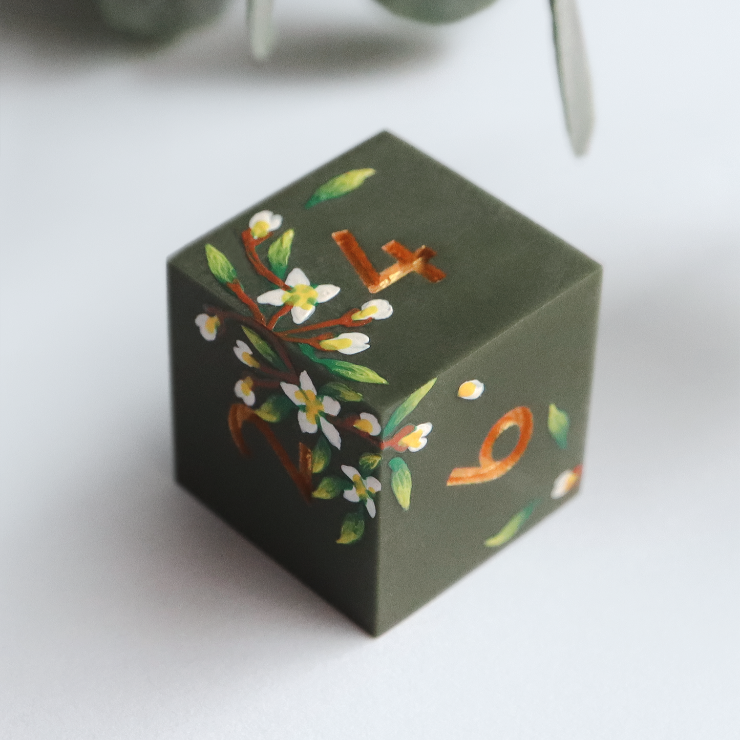 Wallflower - hand-painted & handmade sharp edge 7 piece dice set